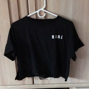 Black cropped tee